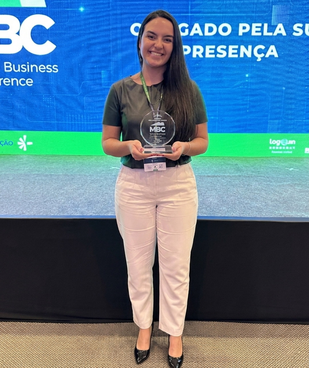 Comexland Ganha o Prêmio Voz do Comex na Mainô Business Conference 2023. 2 kau mbc e1775500853131